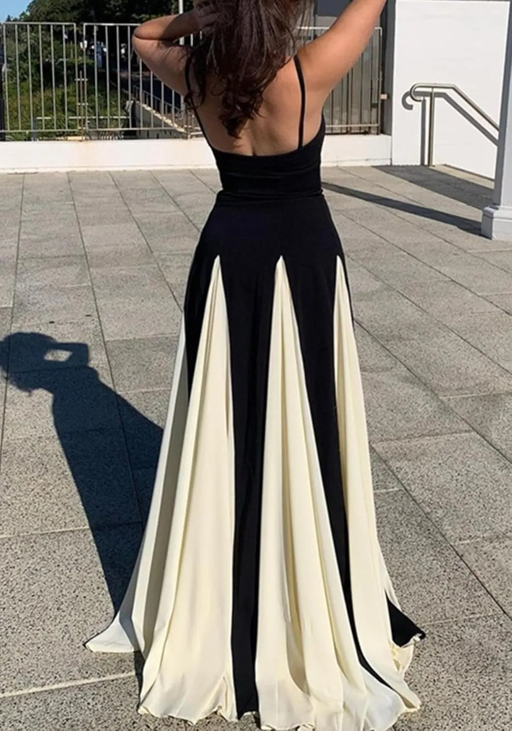 DINGANG Womens Elegant Sleeveless Color Block Long Dress Backless Pleated Patchwork Swing Flowy Maxi Dress
