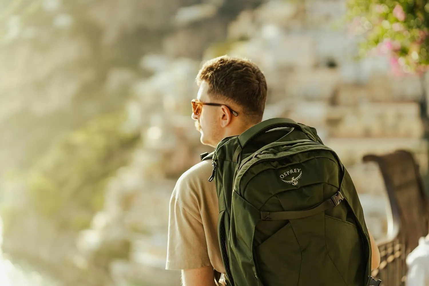 Osprey Farpoint 40L Men's Travel Backpack, Gopher Green